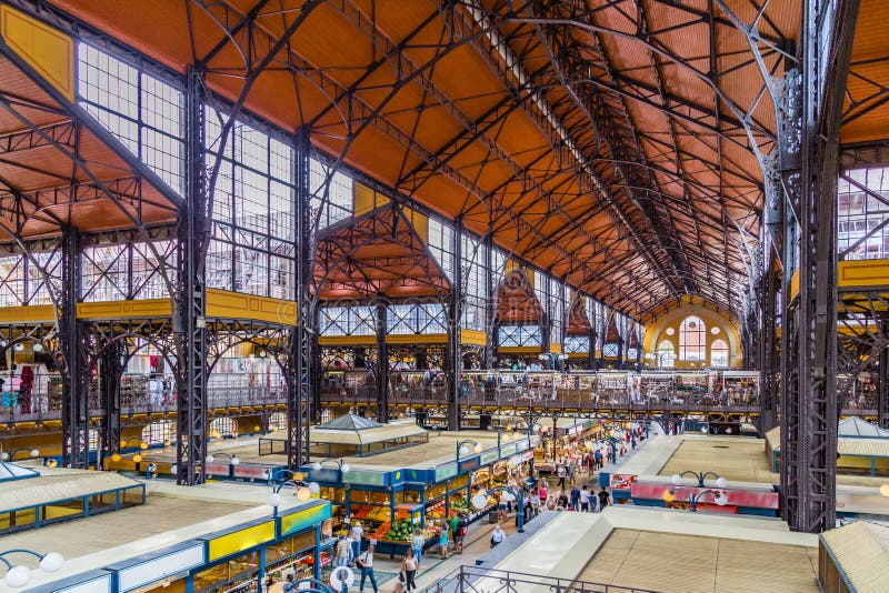 Mercado central Pasillo de Budapest, interiores foto de archivo libre de regalías Mercado central Pasillo de Budapest, interiores foto de archivo libre de regalías