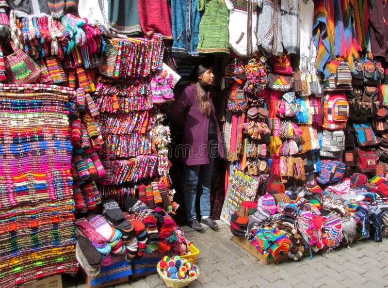 Mercado colorido del recuerdo en Suramérica