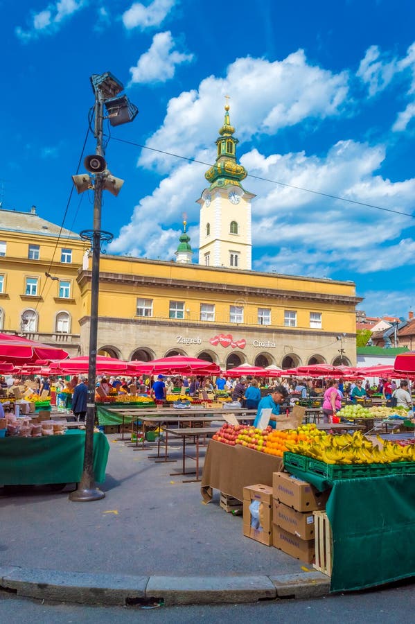 Mercado de Dolac em Zagreb imagem de stock Mercado de Dolac em Zagreb imagem de stock