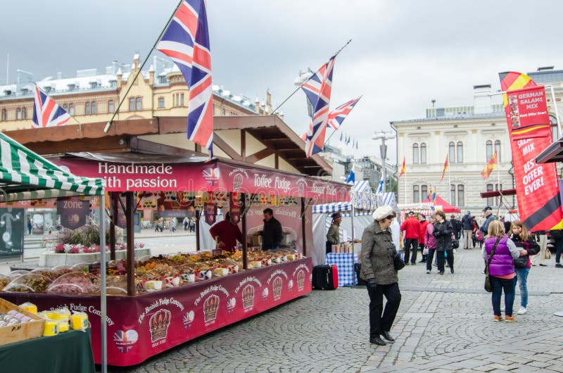 Mercato dell'alimento a Tampere Finlandia immagini stock