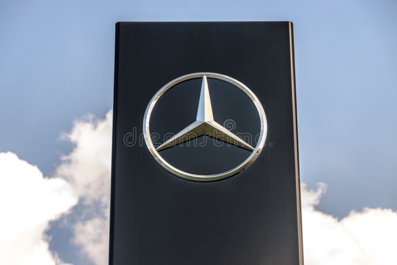 2,800+ Mercedes Benz Symbol Stock Photos, Pictures & Royalty-Free