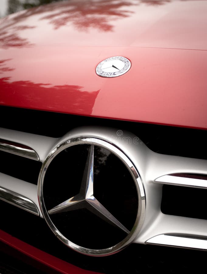 Mercedes Benz Logo on a Red Mercedes Benz A180 Editorial Photo - Image of  sale, retail: 186585226