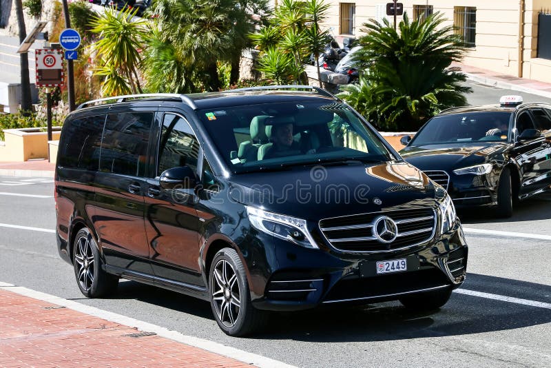 black mercedes benz vito