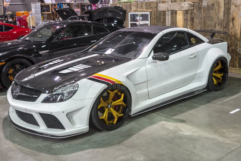 MercedesBenz Blanc Classe De La G Sur Le Cours 4x4 Photographie
