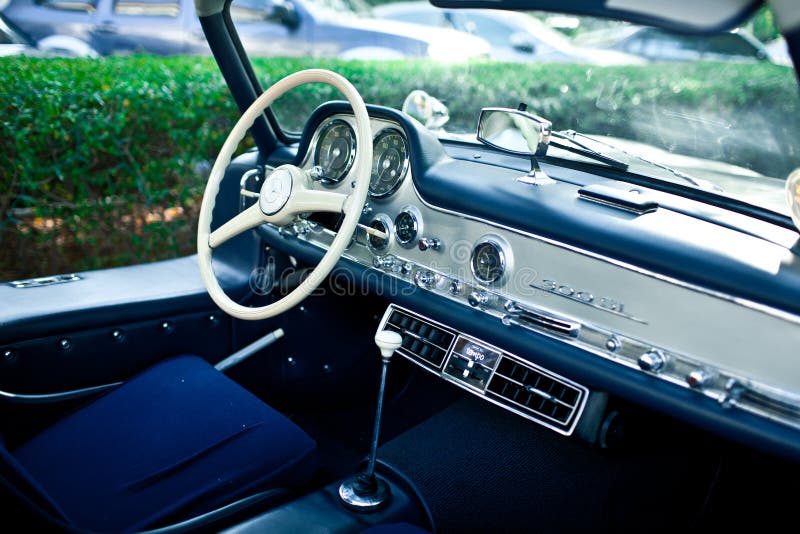 1,259 Speedometer Mercedes Benz Stock Photos - Free & Royalty-Free Stock  Photos from Dreamstime