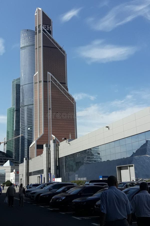 Mercury Tower dans la ville de Moscou images stock Mercury Tower dans la ville de Moscou images stock