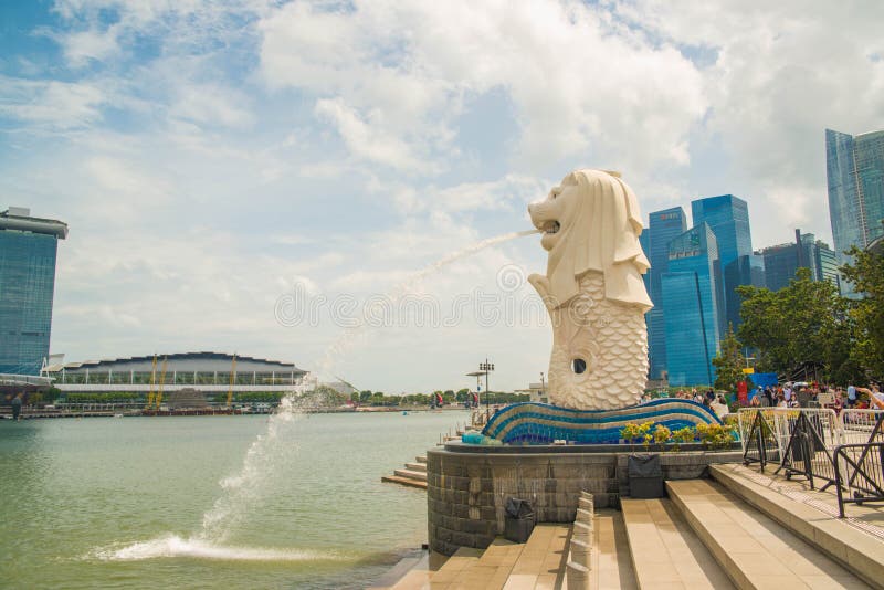 Merlion statua w Marina zatoki piaskach, Singapur zdjęcia stock