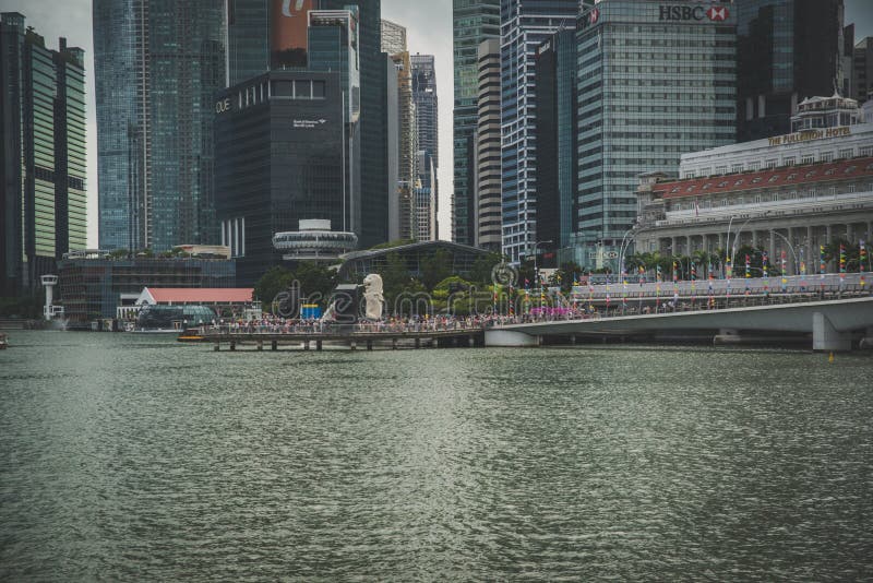 Merlion statua w Marina zatoki piaskach, Singapur zdjęcia stock