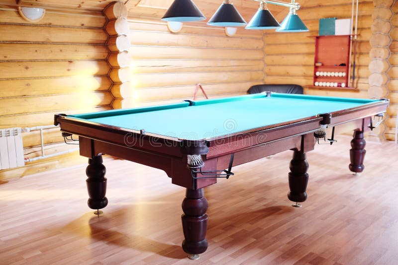 Sala De Bilhar, Salão De Jogos De Snooker, Salão De Bilhar Foto Royalty  Free, Gravuras, Imagens e Banco de fotografias. Image 191232259