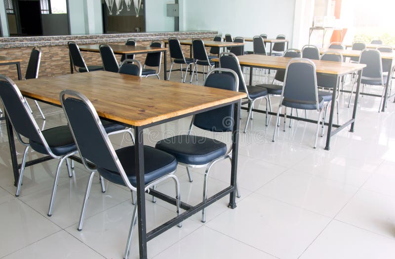 Mesa De Comedor En Universidad Foto de archivo Imagen de escuela