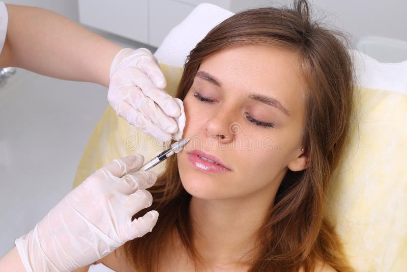 Mesotherapy injektioner i framsidan arkivbilder Mesotherapy injektioner i framsidan arkivbilder