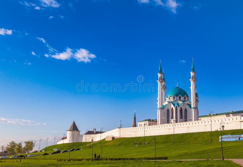 Mesquita do Kremlin e do Kul Sharif de Kazan em Tartaristão Rússia fotos de stock royalty free Mesquita do Kremlin e do Kul Sharif de Kazan em Tartaristão Rússia fotos de stock royalty free