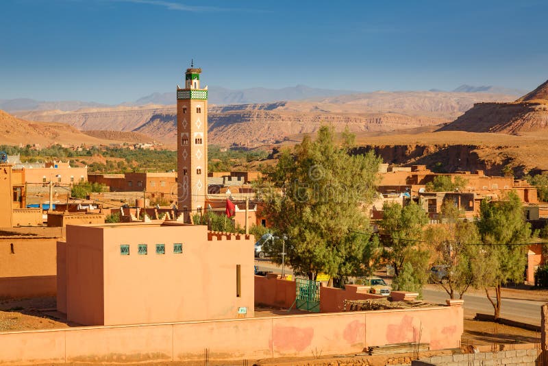 Mesquita na vila Ait Ben Haddou fotos de stock Mesquita na vila Ait Ben Haddou fotos de stock