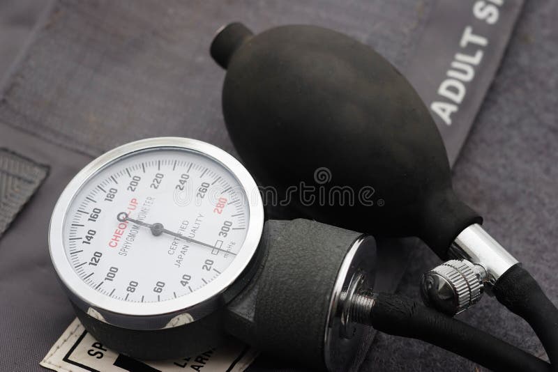 Download Mesure De Tension Artérielle Photo stock - Image du jauge, soin: 77400