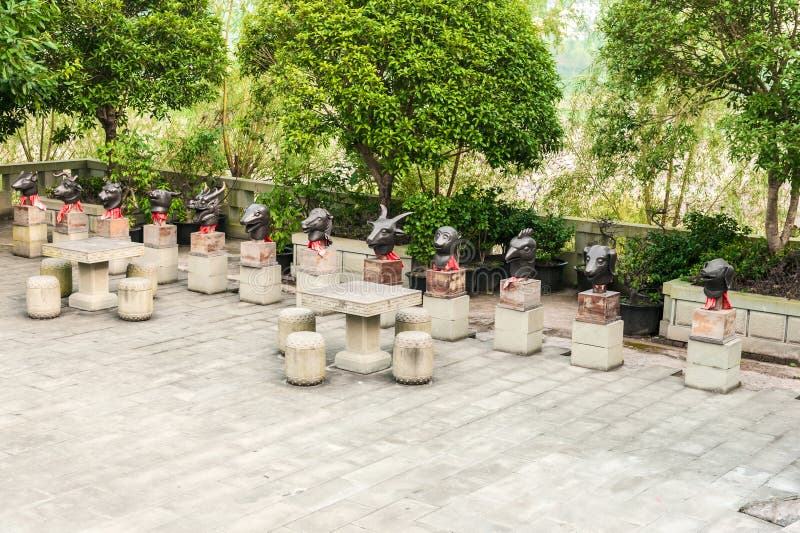 Metal busts of animals stock image. Image of beautiful 29334393