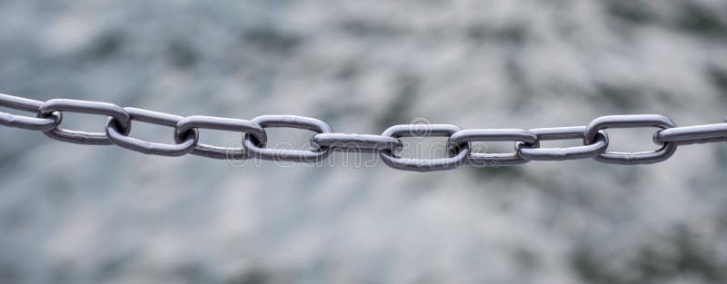 Metal chain links