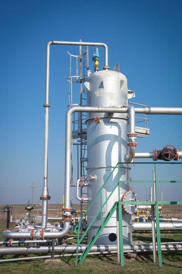 Metal oil tanks stock image. Image of detail, industry 34470295