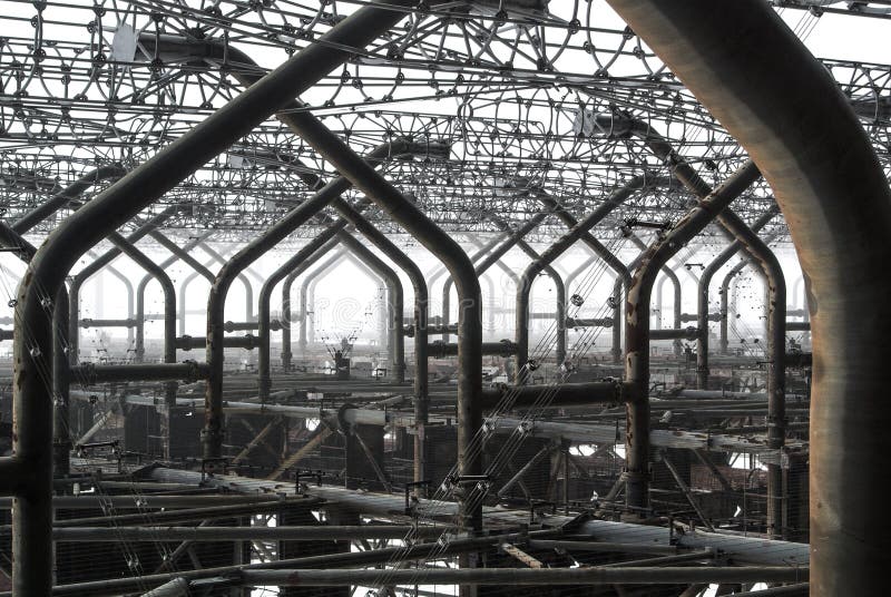 Metali zamknięci up szczegóły zaniechany Duga radarowy Rosyjski dzięcioł przy Chernobyl niedopuszczenia strefą wysoka promieniotw obraz royalty free Metali zamknięci up szczegóły zaniechany Duga radarowy Rosyjski dzięcioł przy Chernobyl niedopuszczenia strefą wysoka promieniotw obraz royalty free