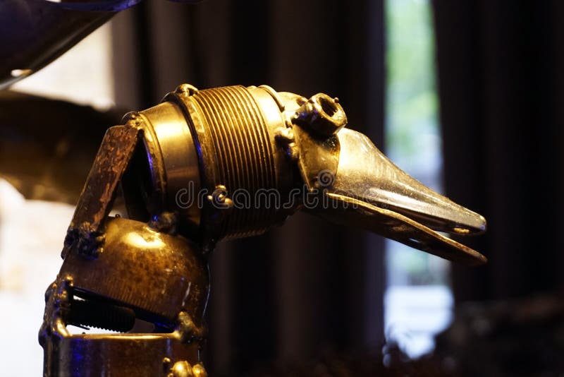 Metallandskulpturer som göras av återanvänd bilmetall royaltyfria bilder Metallandskulpturer som göras av återanvänd bilmetall royaltyfria bilder