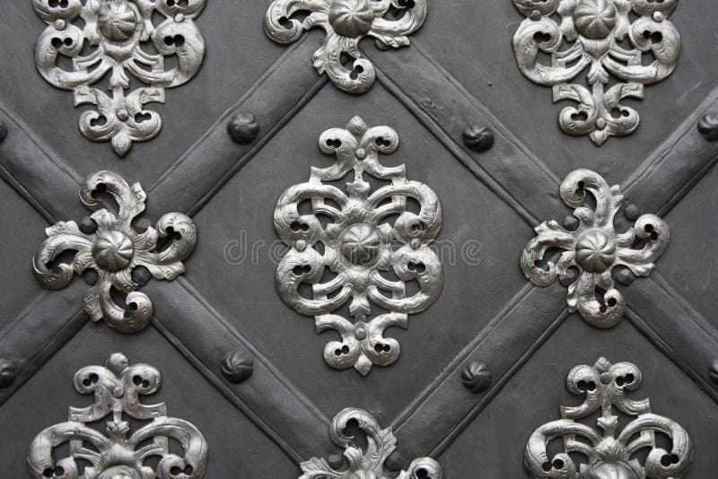 Metallic gate with floral pattern