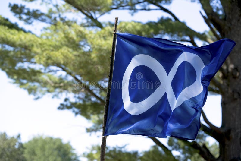 Metis flagga - nationell infödd dag i Kanada Juni 21, 2017 royaltyfria bilder Metis flagga - nationell infödd dag i Kanada Juni 21, 2017 royaltyfria bilder