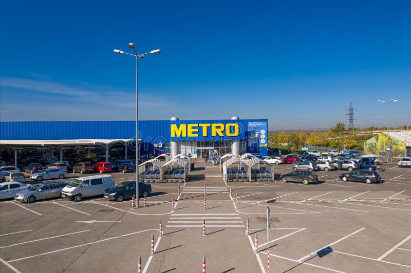 metro retail store large shopping mall of household and food goods with parking aerial view copyspace editorial stock photo image of business mall 199898603