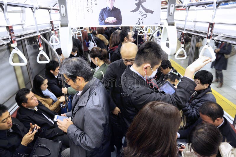 Metropolitana ammucchiata a Tokyo