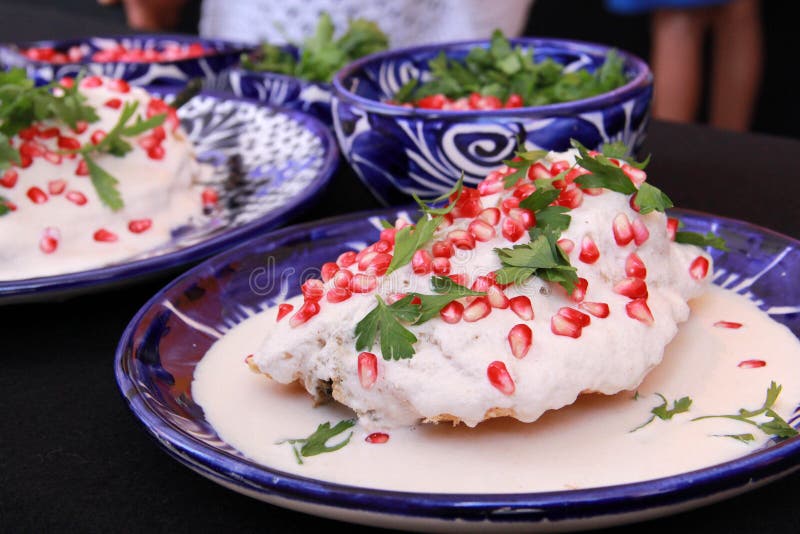 Mexicaanse Keuken Chili Engelse Nogada royalty-vrije stock afbeelding Mexicaanse Keuken Chili Engelse Nogada royalty-vrije stock afbeelding
