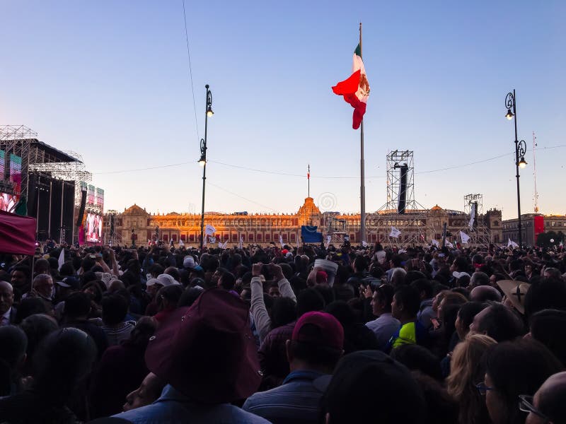 Mexico - stad - Zocalo första AMLO anförande som en president arkivfoton Mexico - stad - Zocalo första AMLO anförande som en president arkivfoton