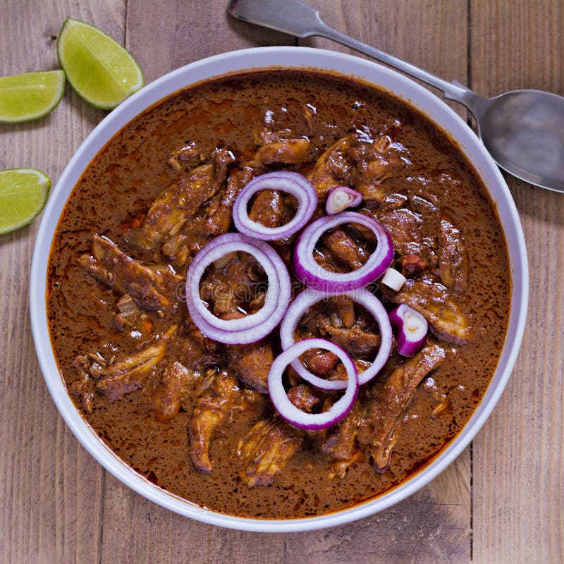 Einfache Mexikanische Mole Sauce Für Huhn — Rezepte Suchen