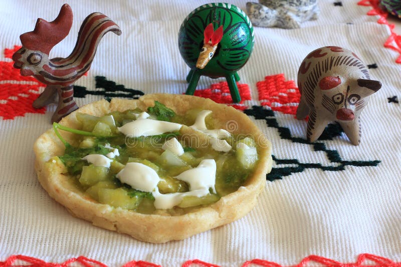 Mexikanische Salsa Verde Gordita und Lehmtiere lizenzfreies stockbild Mexikanische Salsa Verde Gordita und Lehmtiere lizenzfreies stockbild