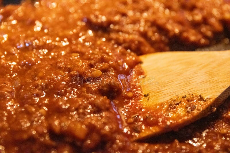 Mezcla de salsa de carne de tomate fotografía de archivo