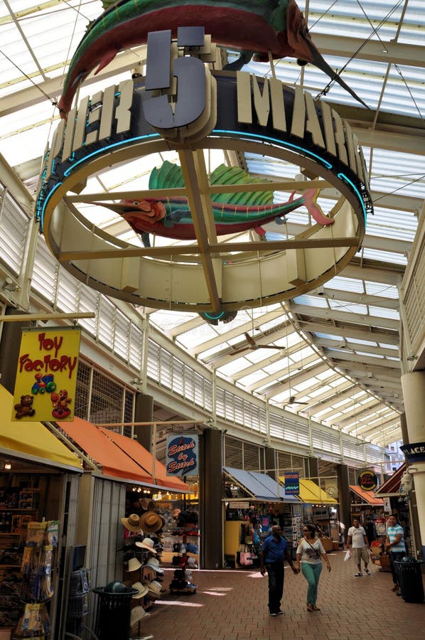 Oakley store in the Mall of America, Bloomington, Minneapolis, Minnesota,  USA Stock Photo - Alamy