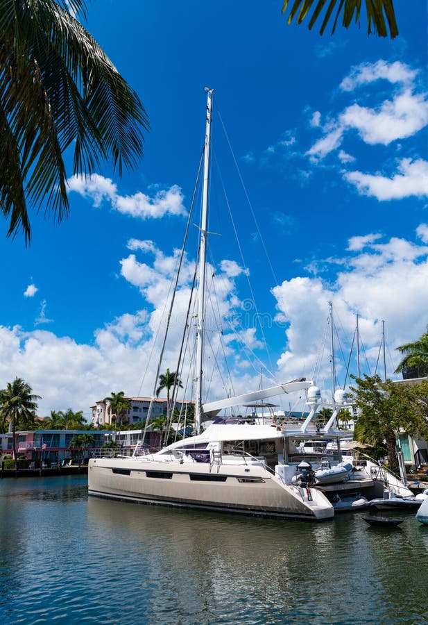 catamaran sailing miami