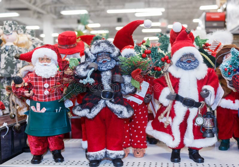 Miami Floridausa 12022019 : Walmart Decorado Para O Natal. Mercadorias Para  Decoração De Ano Novo. Linhas Com Produtos Fotografia Editorial - Imagem de  decorado, alimento: 193169757