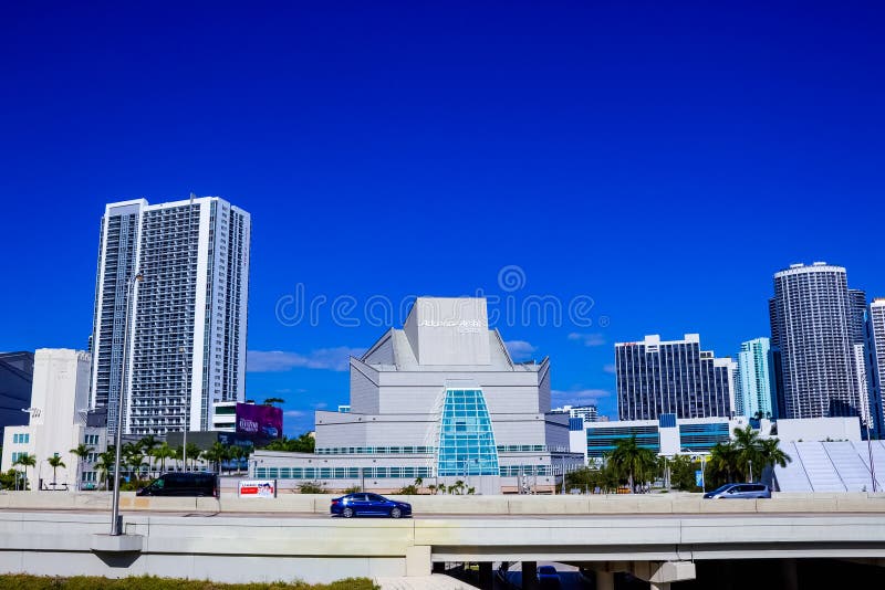 Miami, USA - 30 novembre 2019: Vista del centro storico Adrienne Arsht per le arti dello spettacolo di Miami