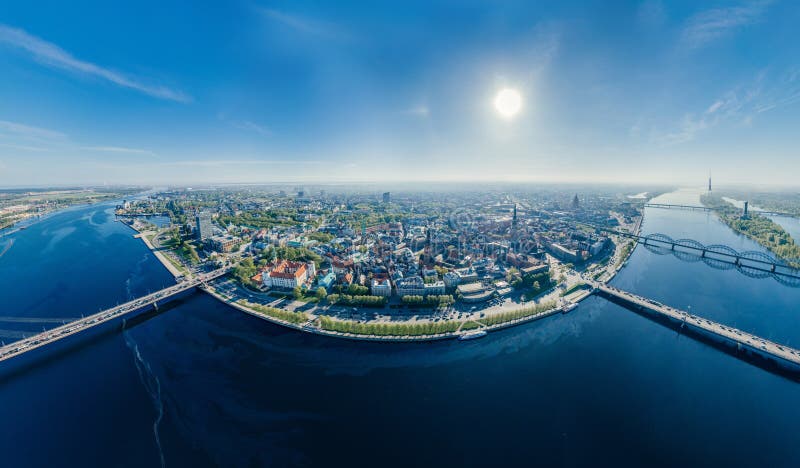 Miasta Ryskiego Daugava trutnia sfery 360 vr rzeczny widok