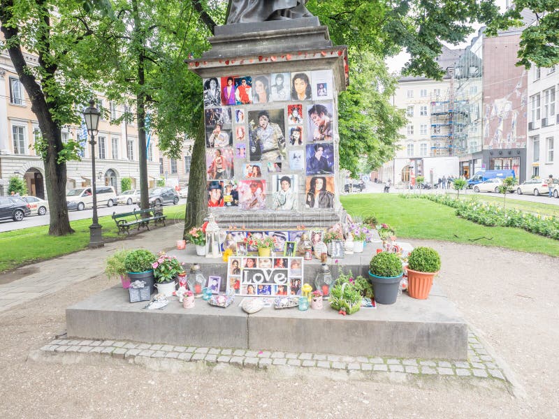 Michael Jackson memorial site infront of the Bayerischer Hof Hotel in munich. Michael Jackson memorial site infront of the Bayerischer Hof Hotel in munich