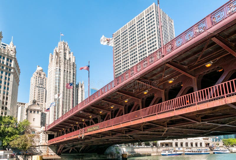 Michigan-Alleen-Brücke - DuSable-Brücke, Chicago lizenzfreie stockfotografie Michigan-Alleen-Brücke - DuSable-Brücke, Chicago lizenzfreie stockfotografie