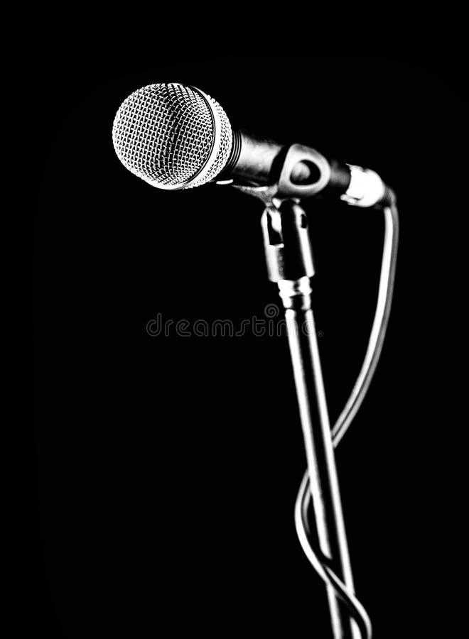 Micrófono De Audio Vocal En El Fondo De La Pantalla Equipo De Audio  Concierto De Karaoke, Cantando Cantante En Karaokes, Micrófon Foto de  archivo - Imagen de instrumento, expediente: 161744674