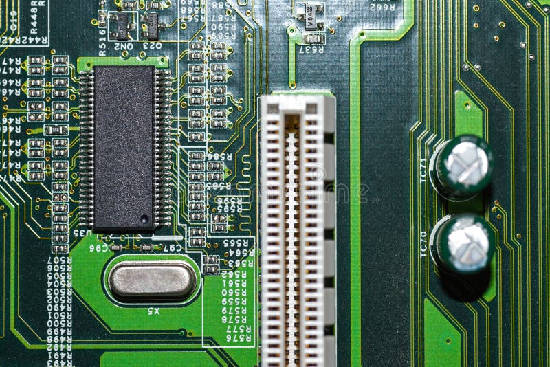 Microchips, radio-elementen, bewerker op de elektronische raad, motherboard royalty-vrije stock afbeelding Microchips, radio-elementen, bewerker op de elektronische raad, motherboard royalty-vrije stock afbeelding