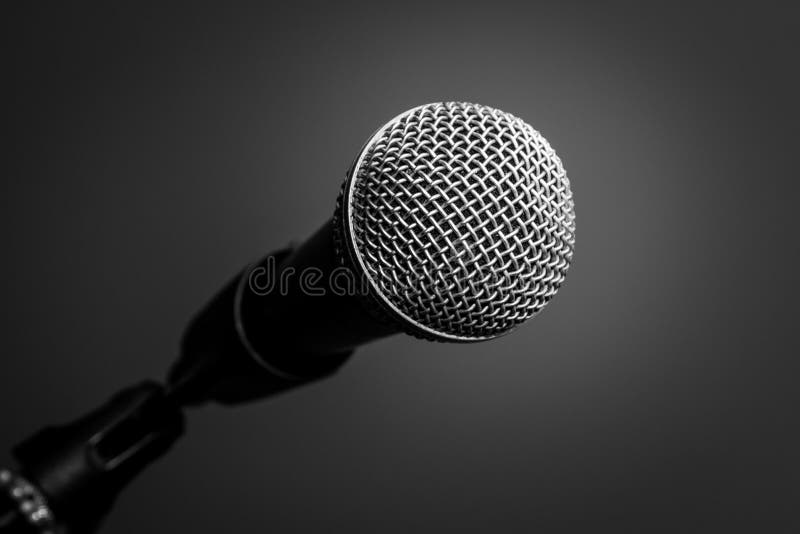 Microfone no fundo preto, close-up fotos de stock Microfone no fundo preto, close-up fotos de stock