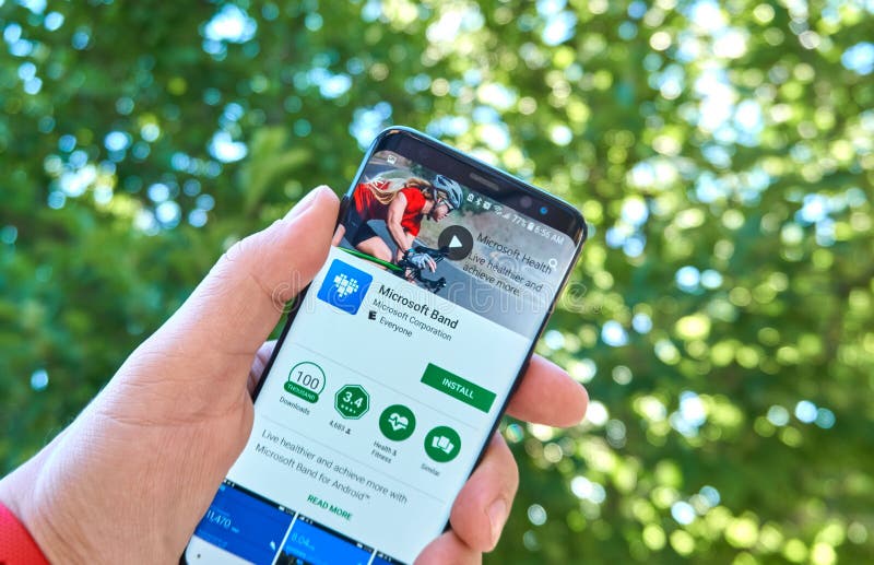 Microsoft Band Mobile App on Samsung S8. Editorial Stock Photo Image