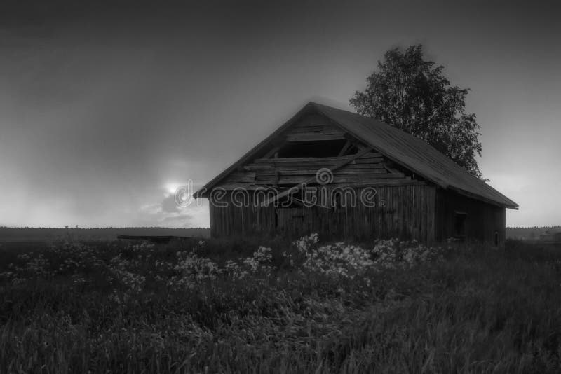 Midnight Sun Setting. The midnight sun sets just to rise again on the midsummer night at the Northern Finland royalty free stock photo Midnight Sun Setting. The midnight sun sets just to rise again on the midsummer night at the Northern Finland royalty free stock photo