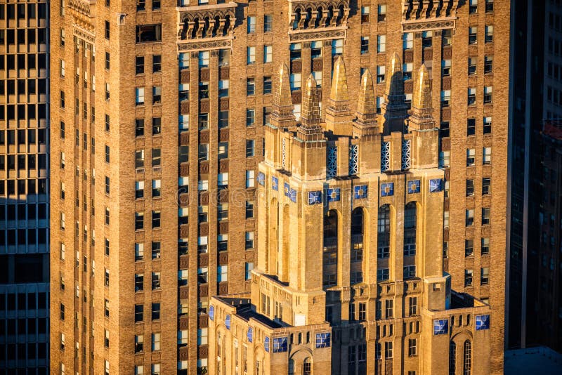 Midtown Manhattan Art- DecoArchitektur im vollen Nachmittagslicht lizenzfreie stockfotos Midtown Manhattan Art- DecoArchitektur im vollen Nachmittagslicht lizenzfreie stockfotos