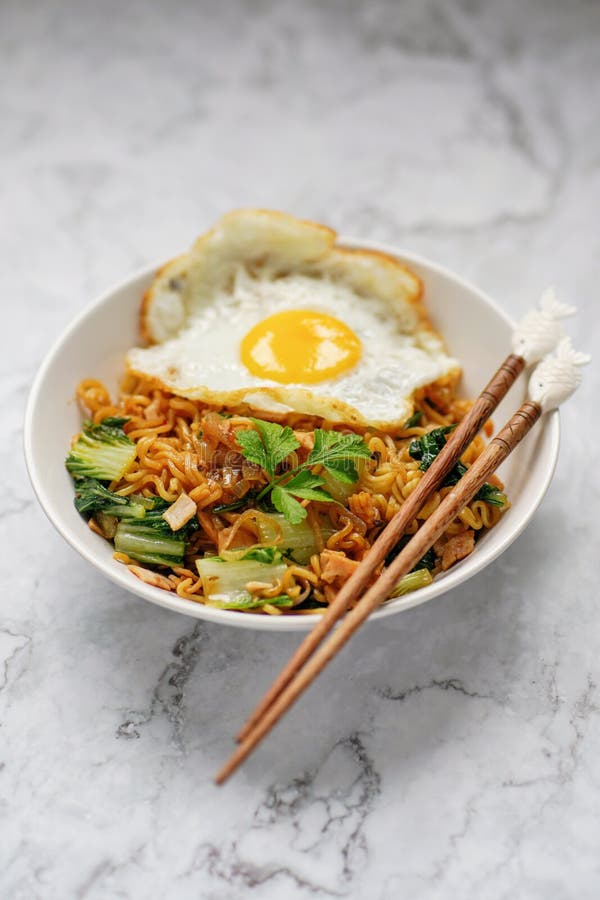 Mie Goreng on the White Bowl Stock Image - Image of goreng, cuisine ...