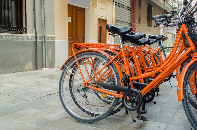 Fahrrad stockbild. Bild von fahrrad, fußboden, feld, farbe