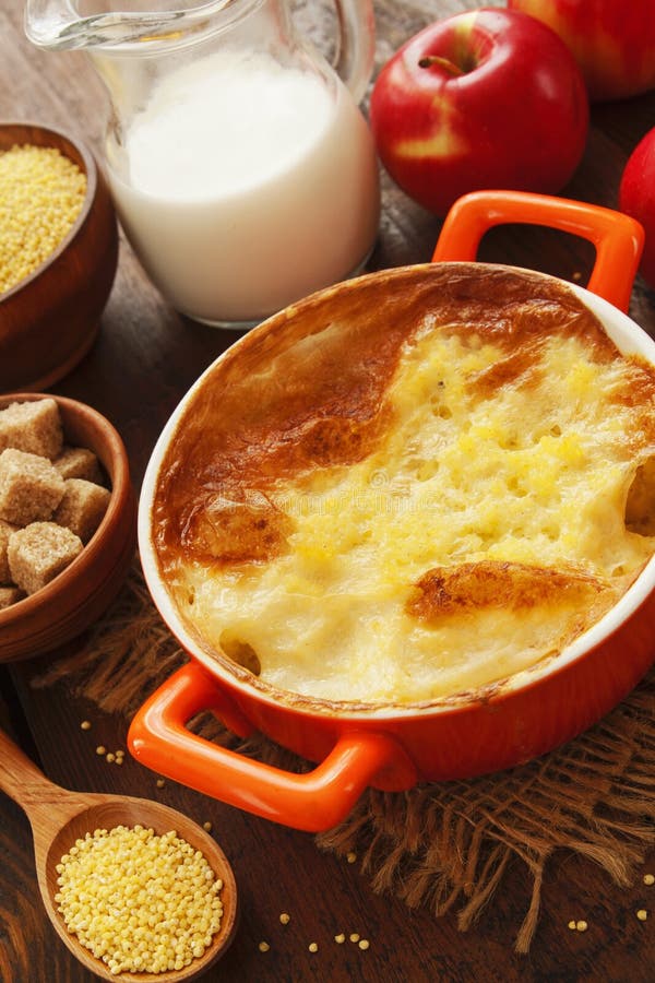 Sformato di miglio fatto in casa immagine stock libera da diritti