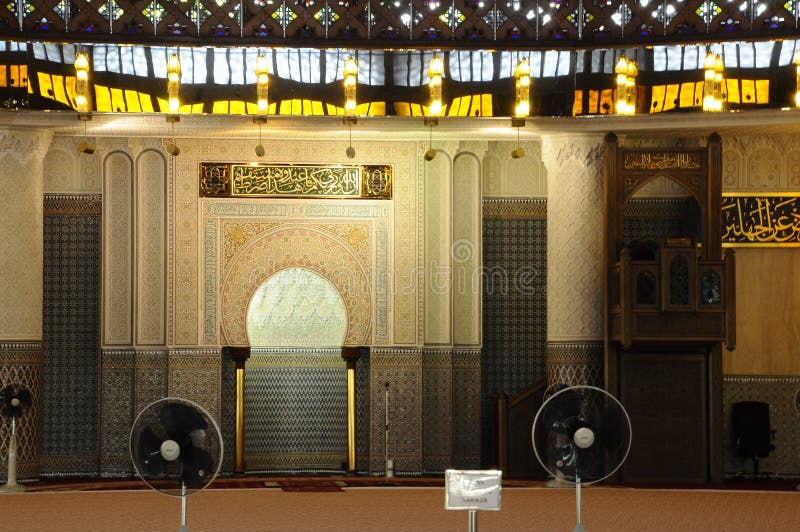 Mihrab de la mezquita nacional aka Masjid Negara de Malasia imagen de archivo Mihrab de la mezquita nacional aka Masjid Negara de Malasia imagen de archivo