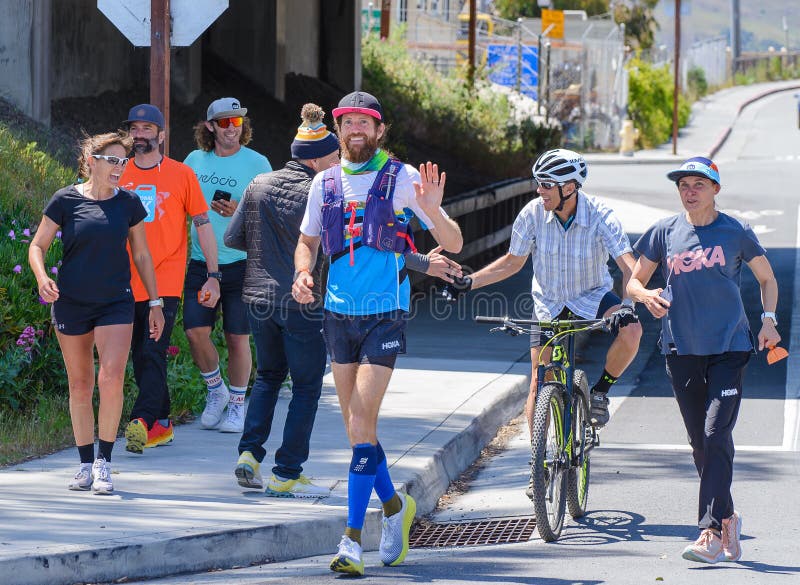 Mike Wardian Starts Run Across America Day 1 May 1 2022 At The Western